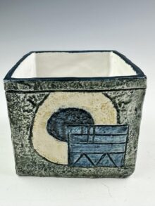 Troika Pottery small cube vase with abstract patterns, by Sue Lowe, 8.5cm. Late 1970s.