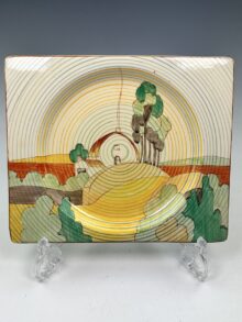 Clarice Cliff medium BROOKFIELDS pattern Biarritz shape plate, 23cm, circa 1936.