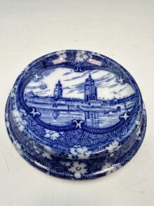 Maling pottery North East Coast Industries Exhibition small dish, circa 1929, 12.5cm.