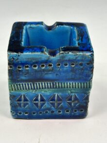 BITOSSI Rimini Blue small square ashtray, raised sides, 7cm high, 7cm wide. Vintage!