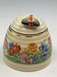 Clarice Cliff RADIANCE pattern large beehive honey pot. Art Deco original, circa 1937.