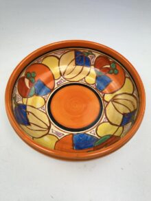 Clarice Cliff MELON pattern, 3-footed bowl, 18cm. Fabulous Art Deco, circa 1930.
