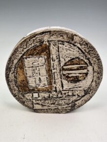 TROIKA POTTERY small wheel vase with abstract designs, 12cm, by Linda Hazel.