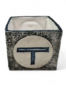 Troika Pottery cube vase with abstract patterns, by Sue Lowe (SL), 8.5cm. 1970s.