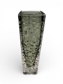 WHITEFRIARS nailhead vase in WILLOW colour by Geoffrey Baxter, 17cm. Vintage.