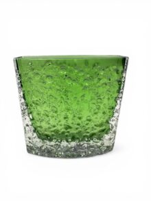 WHITEFRIARS small bow-front nailhead vase in MEADOW GREEN, 11cm high (9685).