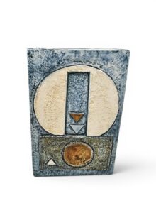 Troika slab vase by Avril Bennett with abstract patterns, 17.5cm. Vintage, 1970s.