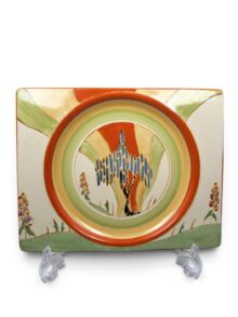 Clarice Cliff large size WINDBELLS pattern Biarritz shape plate, 26cm, circa 1933.