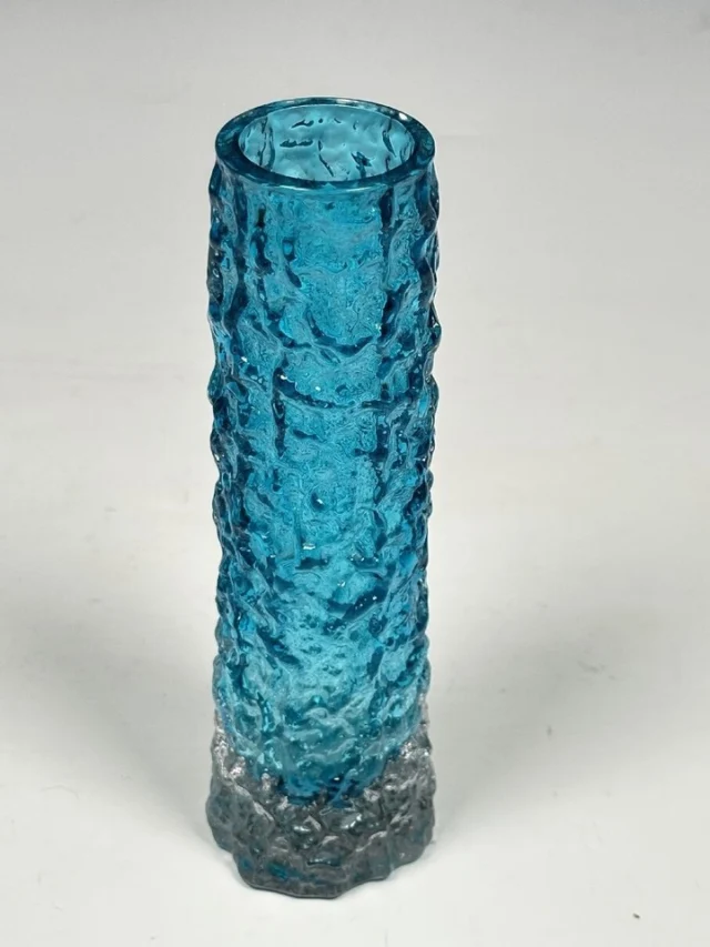 Check out WHITEFRIARS Kingfisher blue bark pattern finger vase, by Geoffrey Baxter. 15c..., the latest item I added on eBay! #eBay #eBaySeller #whitefriars #whitefriarsglass #whitefriarsglasscollectors #decojoe

https://ebay.us/m/aJBgGu