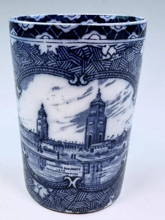 New item of 1930s Maling pottery listed on our website and on our eBay and Etsy stores.
🏷 FOR SALE ➡️ via our website at www.decojoe.co.uk (link in bio).
Worldwide shipping available. We accept credit/debit cards, PayPal and Klarna Pay-in-3 also available via our web site.
Please DM if any questions or requests. Enjoy 😊
#maling #malingpottery #malingcollector #artdeco #artdecocollector #vintage #vintgekitchenware #kitchenalia #artdecohome #vintagecollector #decojoe