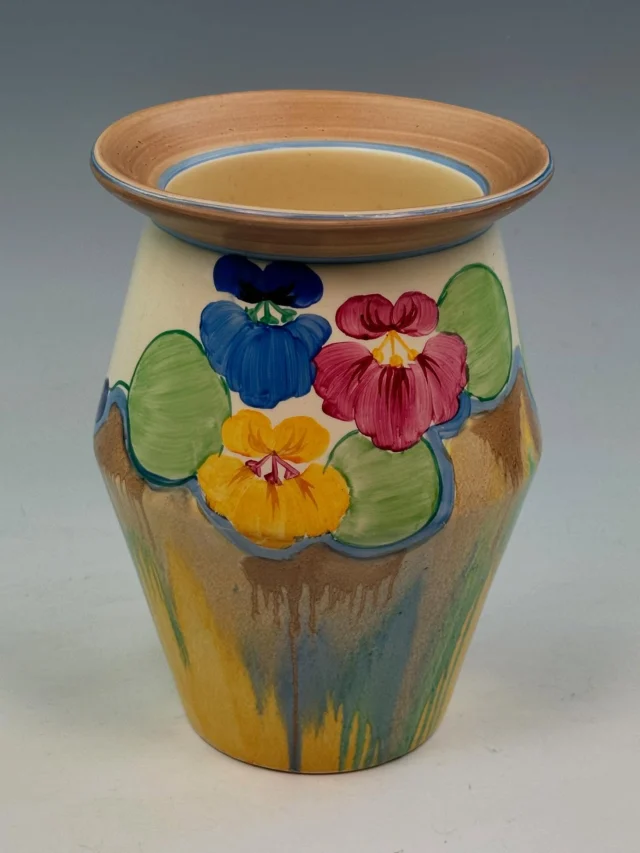 New item of Clarice Cliff pottery just listed on our website and on our eBay and Etsy stores.
🏷 FOR SALE ➡️ via our website at www.decojoe.co.uk (link in bio).
Worldwide shipping available. We accept credit/debit cards, PayPal and Klarna Pay-in-3 also available via our web site.
Please DM if any questions or requests. Enjoy 😊
#claricecliff #claricecliffpottery #claricecliffbizarre #artdecodealersofinstagram #artdeco #claricecliffbestpatterns #decojoe #claricecliffcollector  #artdecohome #artdecoceramics